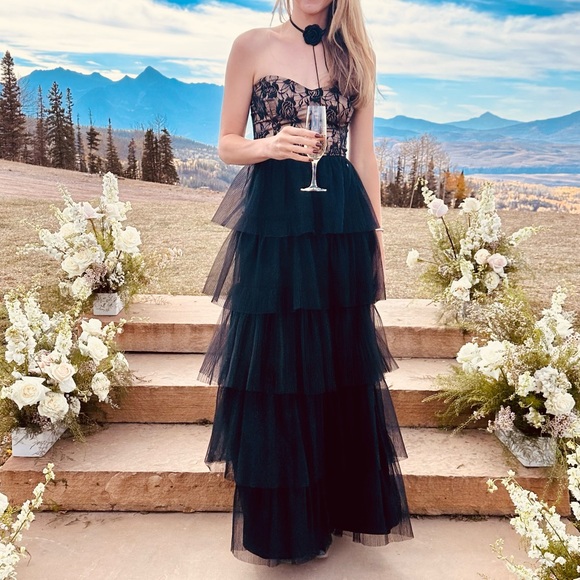 Lulu's Black Lace TulleTiered Strapless Maxi Dress size 4/S - Picture 2 of 5